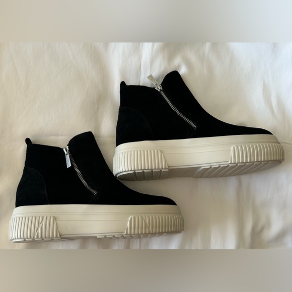 J/Slides Womens WYONA WP BlackLeather Double Zipper Ankle Boots Shoes NWT no box - Picture 2 of 10